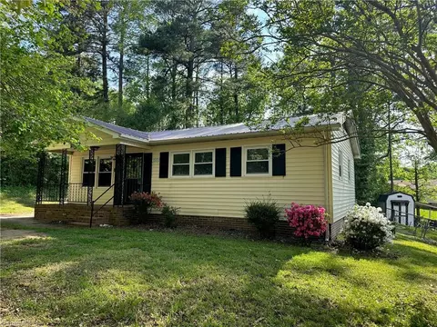 1537 Sedgefield Dr E, Winston Salem, NC 27107
