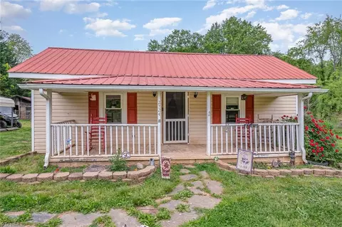 2724 Simpson Mill Rd, Mount Airy, NC 27030