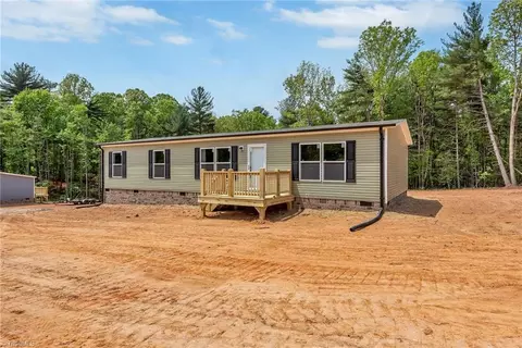 533 Breeze Hill Rd, North Wilkesboro, NC 28659