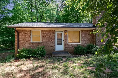 516 Hartness Rd, Statesville, NC 28677