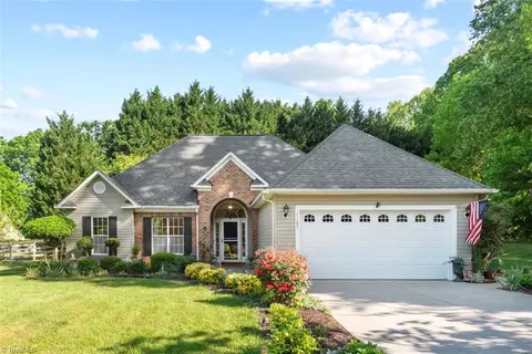 7185 Shadowridge Dr, Lewisville, NC 27023
