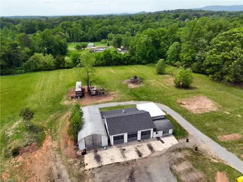 3740 Poplar Springs Rd, Elkin, NC 28676