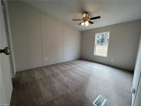 347 Fox Run Ln, Pilot Mountain, NC 27041 photo 7