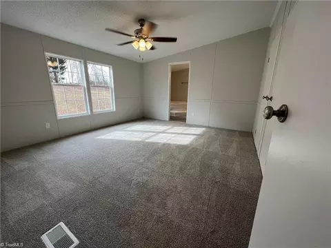 347 Fox Run Ln, Pilot Mountain, NC 27041 photo 8