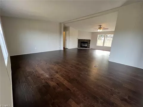 347 Fox Run Ln, Pilot Mountain, NC 27041 photo 2