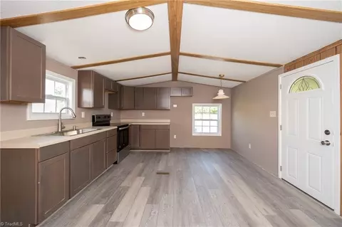 8036 Hampton Rd, Clemmons, NC 27012 photo 4