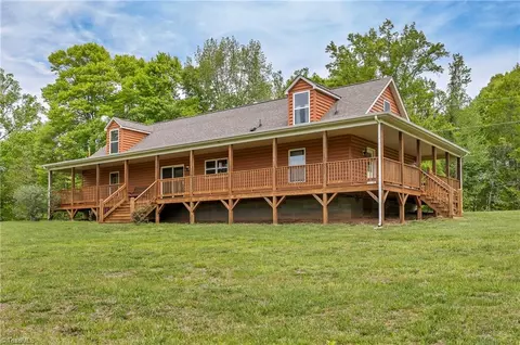 7785 Steele Rd, Walnut Cove, NC 27052