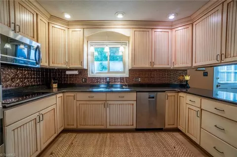 Kitchen - 1230 Wales Dr, High Point, NC 27262 photo 2 of 4