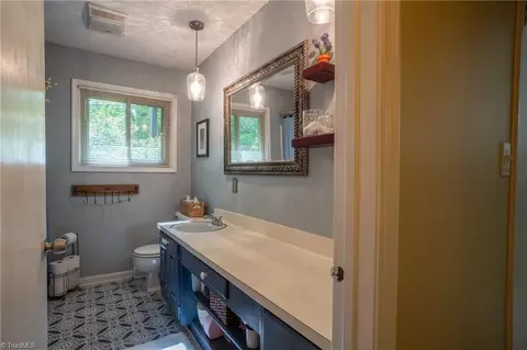 Bath - 1230 Wales Dr, High Point, NC 27262 photo 4 of 4