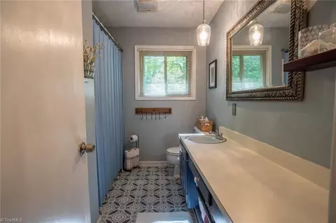 Bath - 1230 Wales Dr, High Point, NC 27262 photo 3 of 4