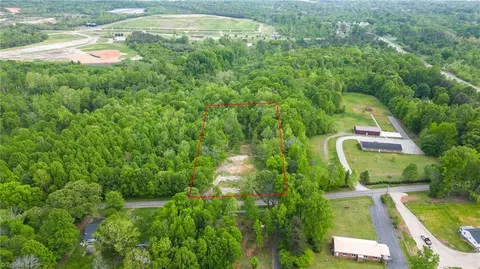 2804 Brame Rd, Greensboro, NC 27405