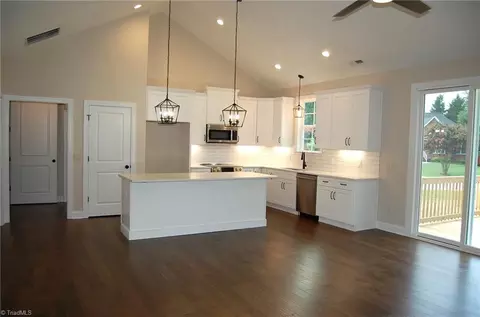 1222 Heatherbrook Dr, High Point, NC 27265 photo 9