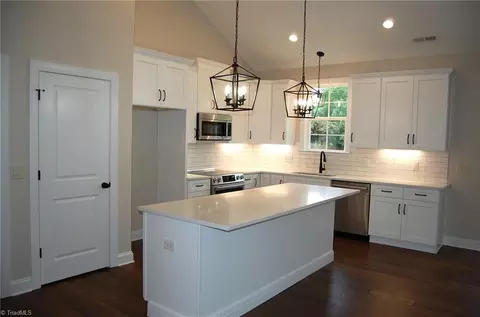 1222 Heatherbrook Dr, High Point, NC 27265 photo 8