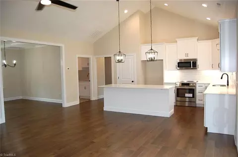 1222 Heatherbrook Dr, High Point, NC 27265 photo 10