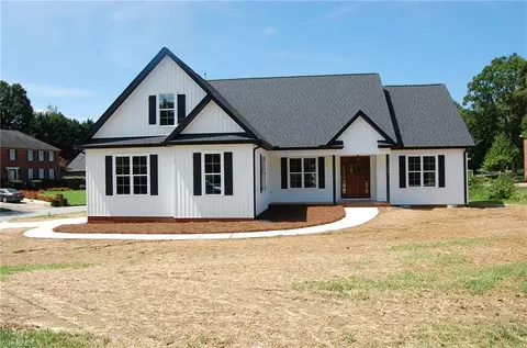 1222 Heatherbrook Dr, High Point, NC 27265 photo 2
