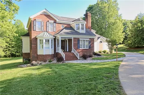 1820 Darwick Rd, Winston Salem, NC 27127