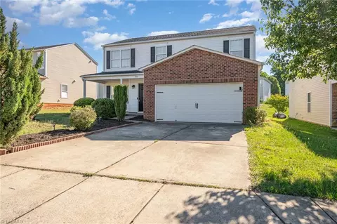 3910 Whispering Willows Dr, Greensboro, NC 27406
