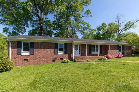 787 Nottingham Dr, Lexington, NC 27292