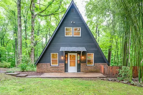 6622 Doral Dr, Tobaccoville, NC 27050