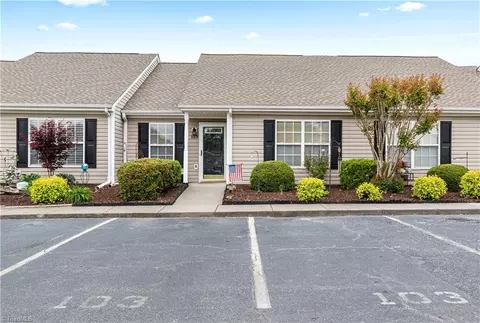 103 Campbell Gardens Rd, Kernersville, NC 27284