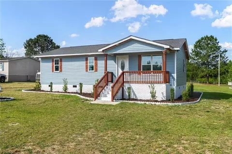 145 Green Leaf Ln, Ellerbe, NC 28338