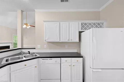 Kitchen - 244 Northridge Dr, King, NC 27021 photo 4 of 5