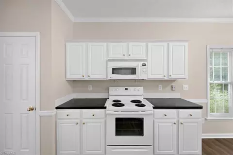 Kitchen - 244 Northridge Dr, King, NC 27021 photo 3 of 5