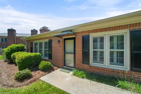 812 Devon Ct, Winston Salem, NC 27104