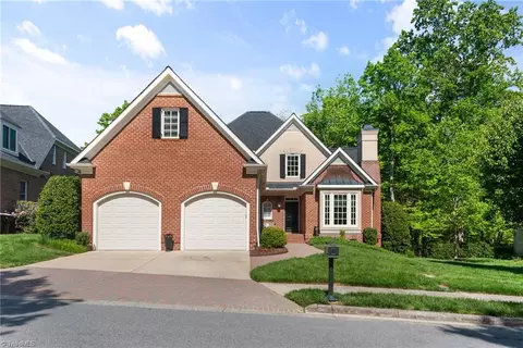 17 Hadley Park Ct, Greensboro, NC 27407
