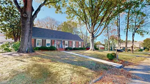 4723 Kingswood Dr, Greensboro, NC 27410