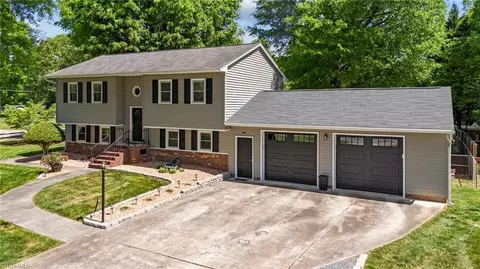 3901 Old Us Highway 421 E, Yadkinville, NC 27055