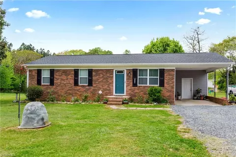 7310 Plunkett Rd, Belews Creek, NC 27009