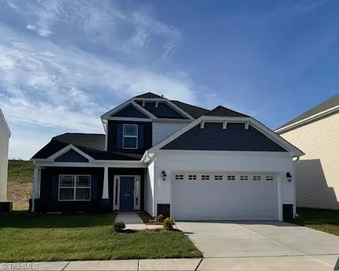 3549 River Farm Dr #374, Kernersville, NC 27284