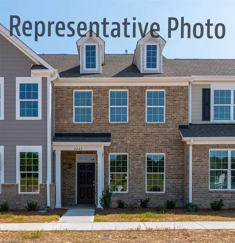 1421 Springvale Hill Dr, Kernersville, NC 27284