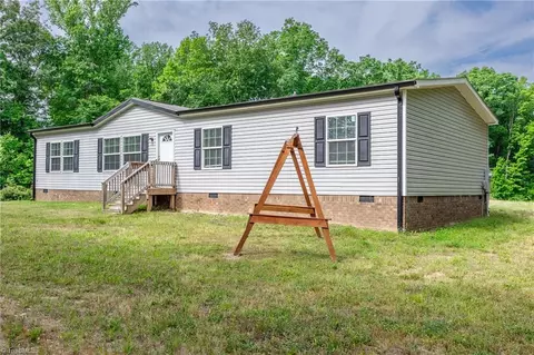 6804 Country Loop Rd, Bennett, NC 27208 photo 2