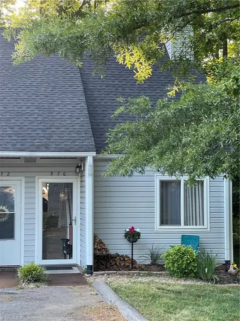 570 Brookside Ct, Kernersville, NC 27284