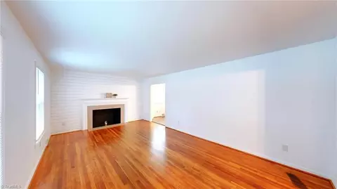Living - 1606 Grantham Dr, High Point, NC 27265 photo 3 of 6