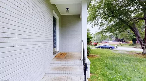 Exterior - 1606 Grantham Dr, High Point, NC 27265 photo 4 of 5