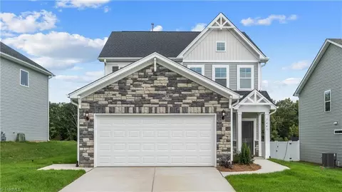 7461 Buckview Ct, Kernersville, NC 27284