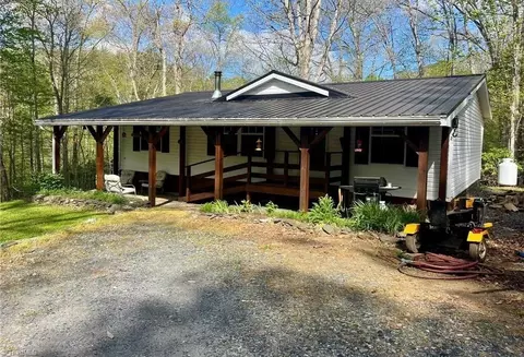 826 Spicewood Dr, Warrensville, NC 28693
