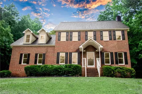 4720 Oakview Dr, Trinity, NC 27370