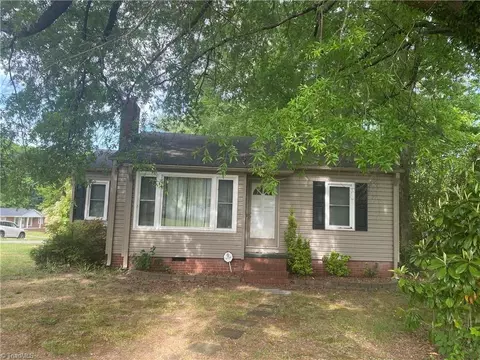 501 Greenwood Dr, High Point, NC 27262