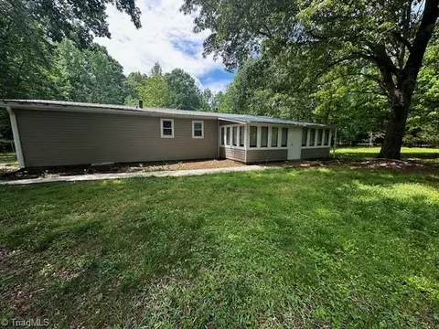 888 Briggs Rd, Lexington, NC 27292