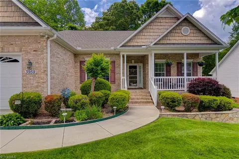 3959 Navy Pl, High Point, NC 27265 photo 4