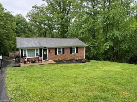 145 Sable Ave, Mount Airy, NC 27030