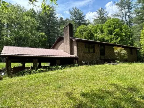 3405 Old Stage Rd, Yadkinville, NC 27055
