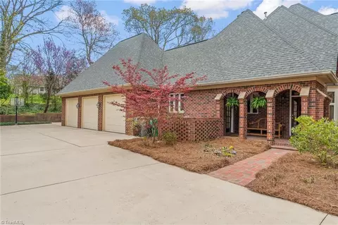 Exterior - 1235 Devonshire Ave, High Point, NC 27262 photo 3 of 7