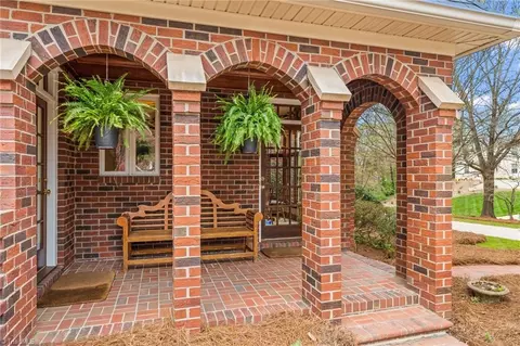 Exterior - 1235 Devonshire Ave, High Point, NC 27262 photo 4 of 7