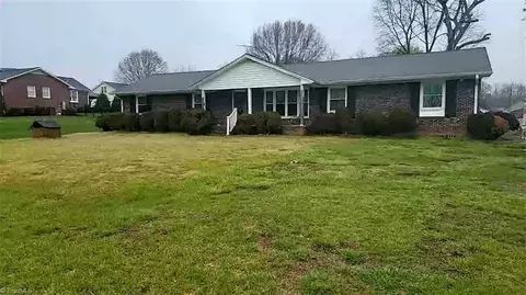 1961 Delaine Dr, Burlington, NC 27215
