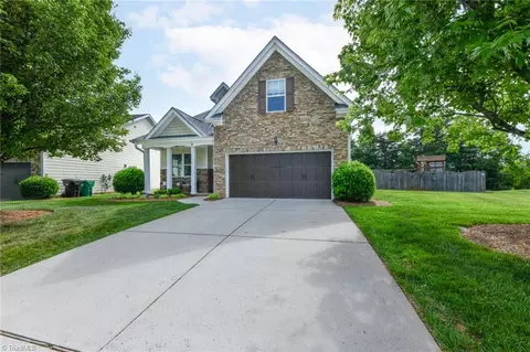 4516 Treebark Ln, High Point, NC 27265 photo 2